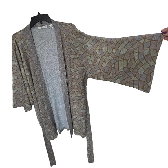 The Muses Closet Women’s Sweaterknit 3/4 Sleeve Cardigan Taupe NWOT Geometric - Picture 3 of 8
